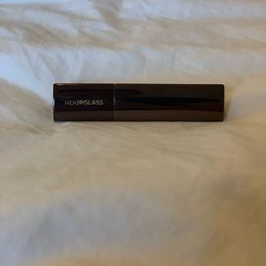 Hourglass foundation stick